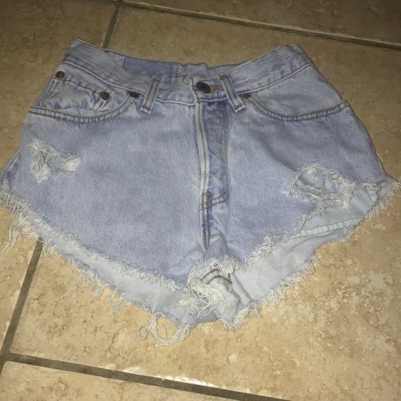 levi shorts size 23